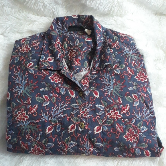 Patagonia Tops - Patagonia button down shirt